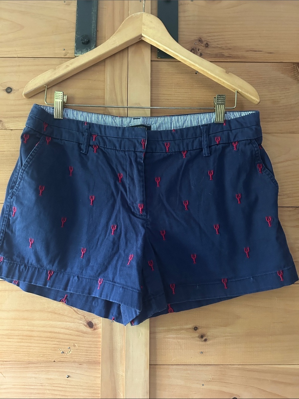British Khaki Navy Shorts with Red Embroidered Lobster Print Size 10